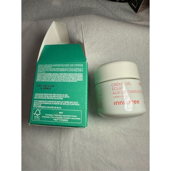 Innisfree Cherry Blossom Dewy Glow Jelly Moisturizer 50ml - Picture 4 of 4